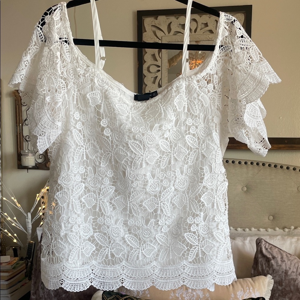 Miss Chievous|White Lace Embroidered Women's Top|XL|EUC